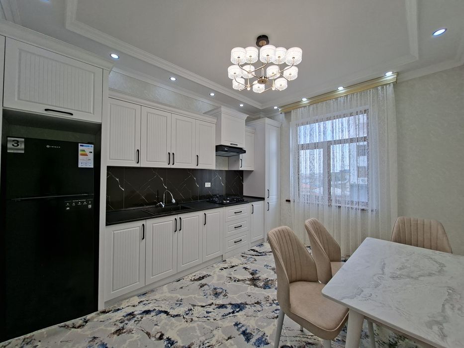 7-poliklinika ro'parasida yo'l ustida