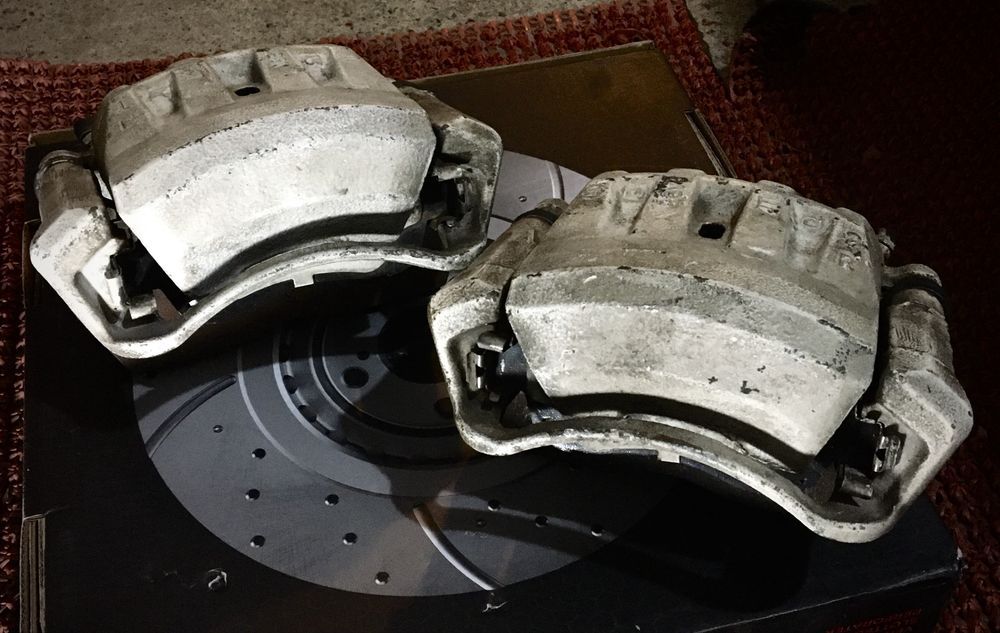 Передние тормозные суппорта + диски Soarer Z30