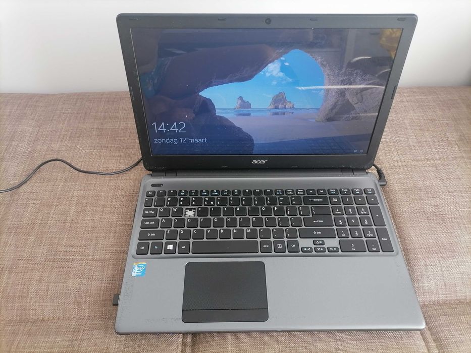 3 лаптопа ( Acer, Dell )