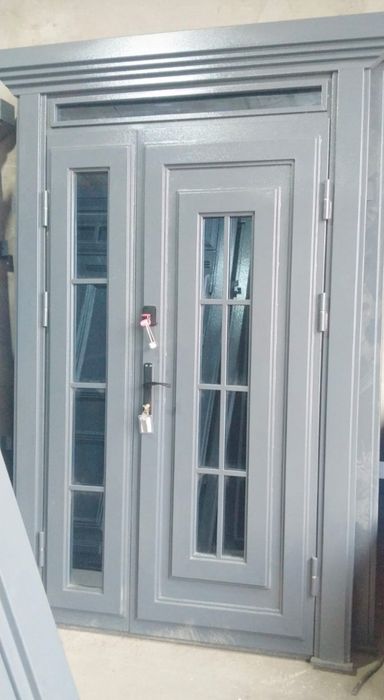 Дверь из железа.