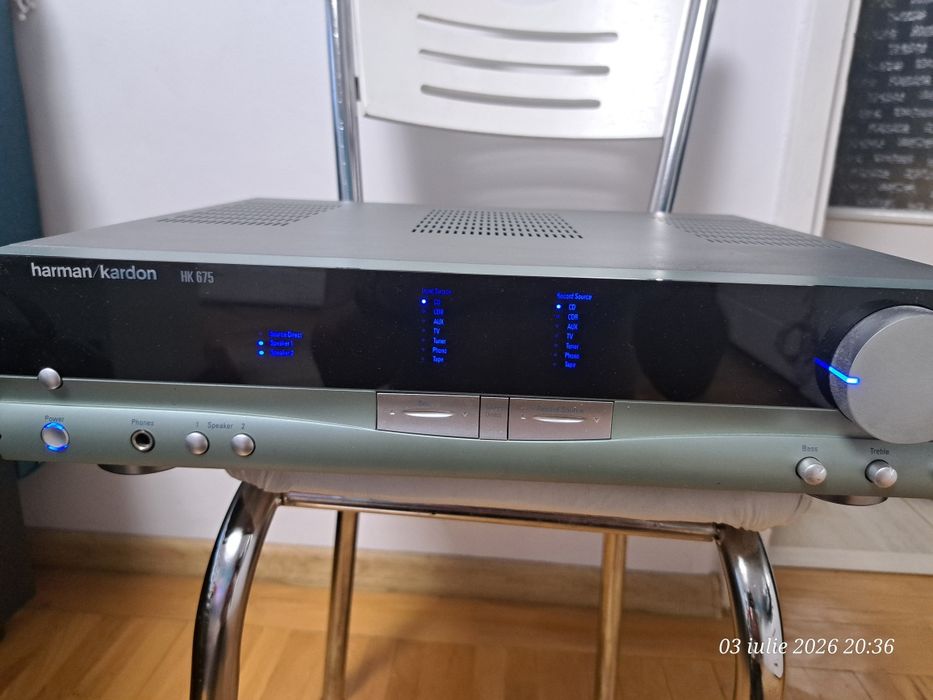 Forță și Rafinament American: Amplificator Stereo Harman Kardon HK 675 – High Current Capability