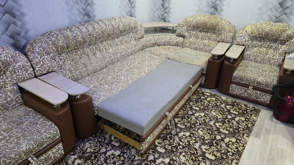 Диван с креслами