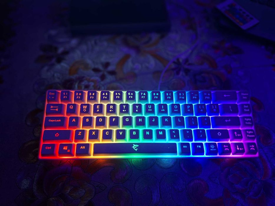 Tastatura white shark ronin