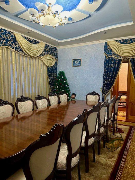 14 odamlik Stol va stul. Holati yap yangi.