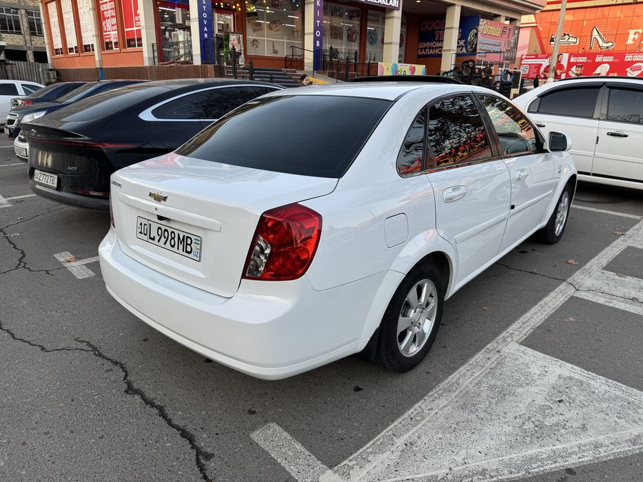 Chevrolet Gentra 3- pozitsiya