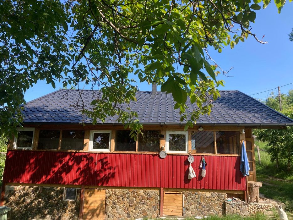 Casa de vacanta cu teren generos