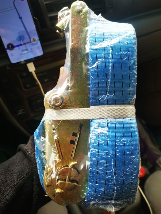 Vând pinioane cutie 650 și chingi