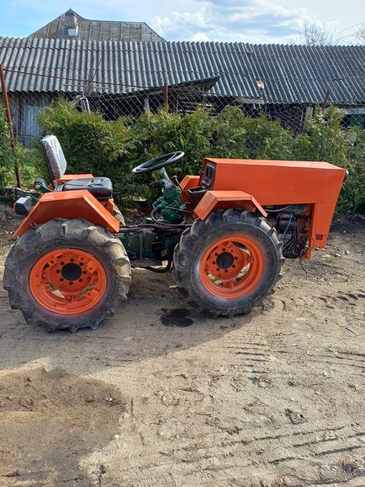 Vând tractoras 4x4/servodirectie/2prize