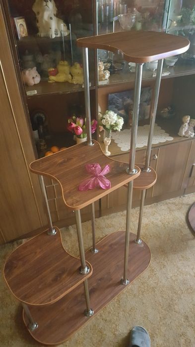 Полки для цветов  .