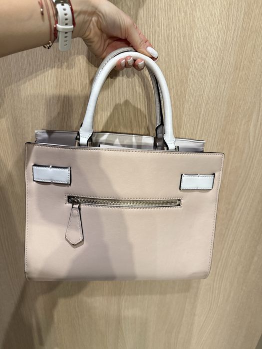 Оригинална чанта Guess. Като нова!