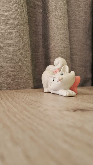 Статуэточка кошечки