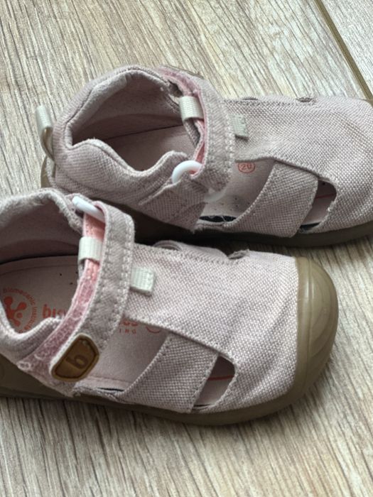 Vand Biomecanics  pentru fete marimea 20