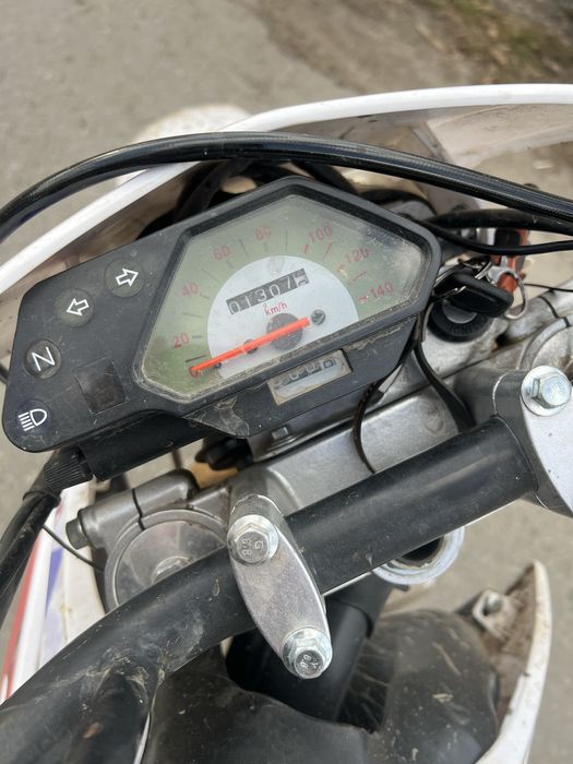 Продам мотоцикл эндуро 06