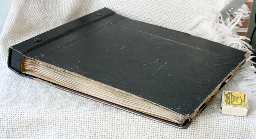 Грамофонни плочи бакелитени 8 бр. в албум патефон ретро грамофон