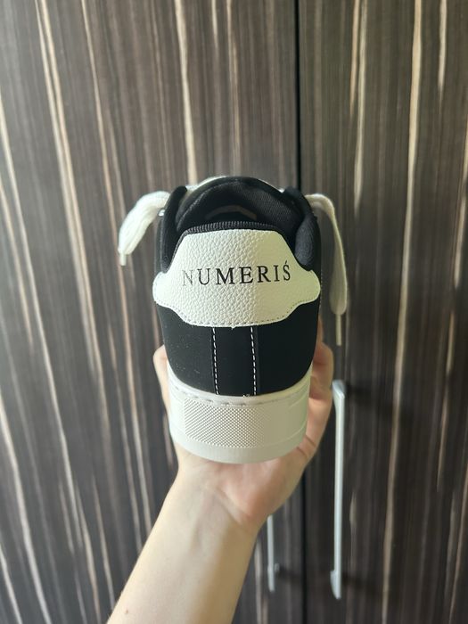 Продам кроссовки Numeris Atelier