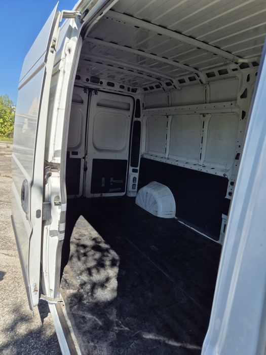 Inchiriez duba de inchiriat fără șofer mutări transport mobilă marfă