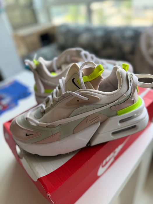 маратонки Nike FURYOSA