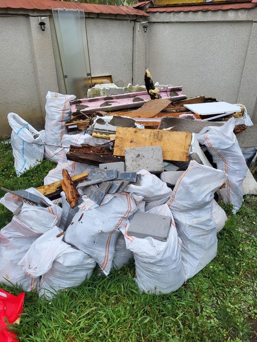 Facem debarasări complete în gospodarii