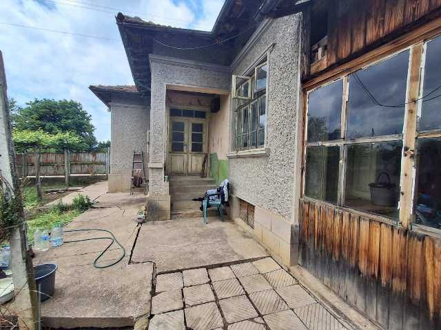 Къща, село Певец € 45,000 / 88 012.35 лв.