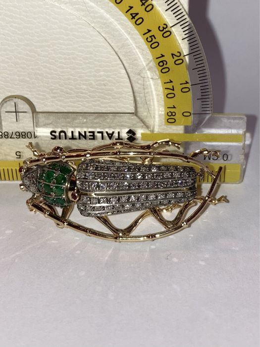 Brosa veche Greier aur 18kt.cu diamante si smaralde