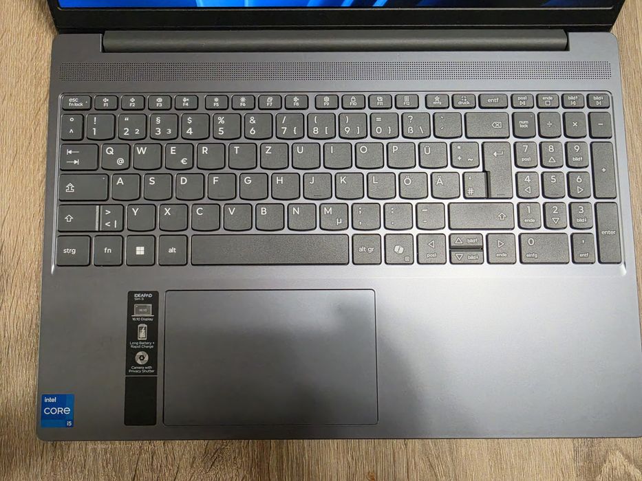 Vând laptop Lenovo