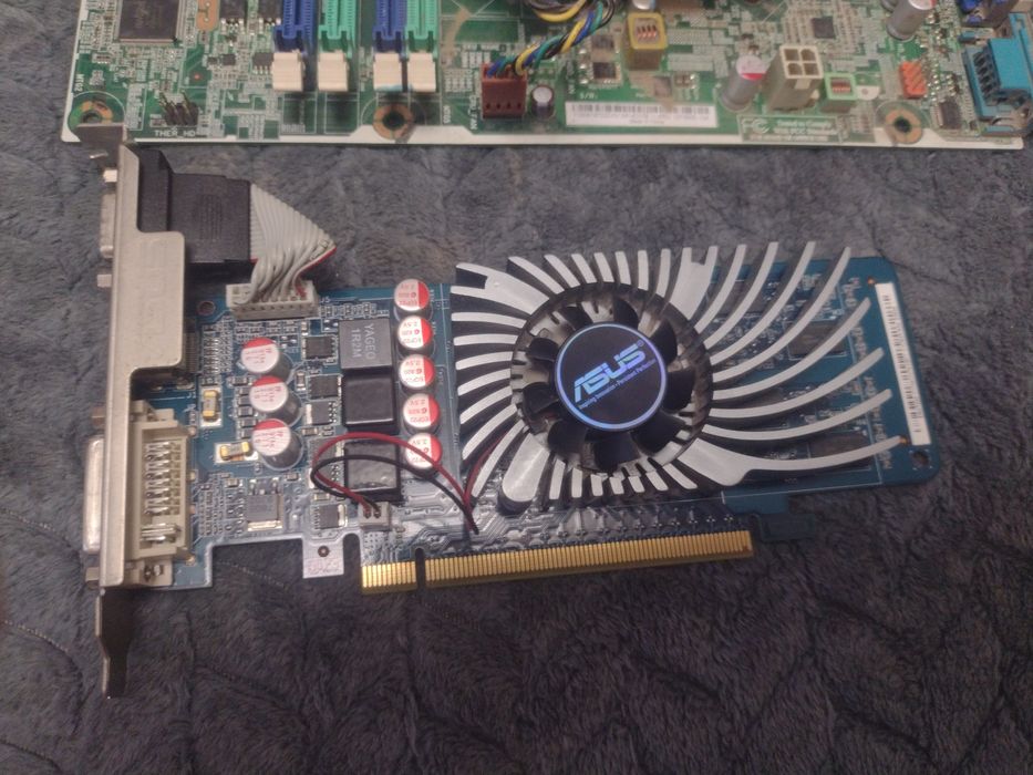 Kit gaming ;RAM ;placa video; placa de bază