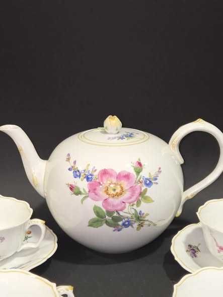 Сервиз за чай "Цветни букети" Meissen, 1930 г.
