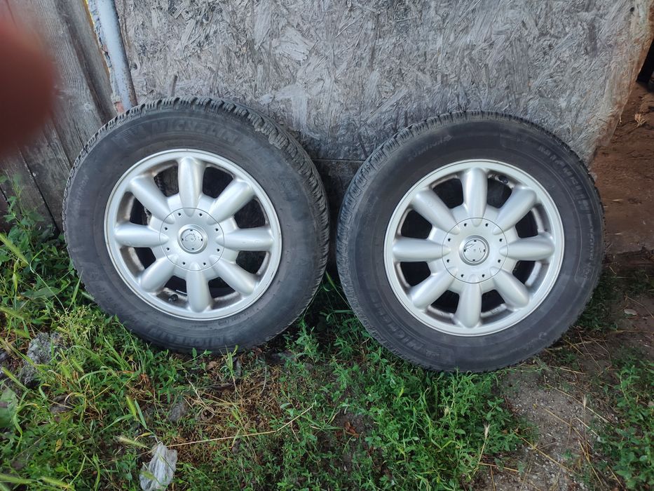 Vand jante + cauciucuri mini cupar 4*100  R 15. Jantele sant originale , nu sant strambe sau lovite , cauciucurile michelin alpin 6 de iarna ,