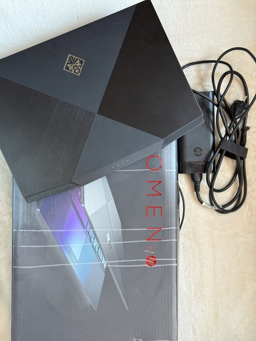 Hp Omen 15 Gaming laptop- i7/RTX 2070 / 16GB RAM / 144Hz