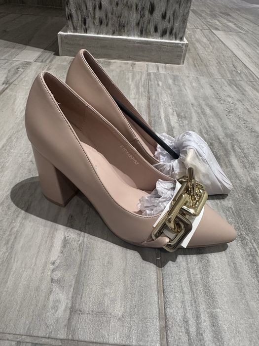 Дамски обувки на ток