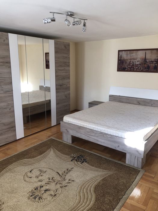 Particular inchiriez garsonera