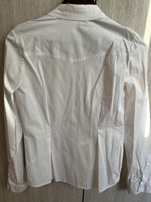 Бяла дамска риза