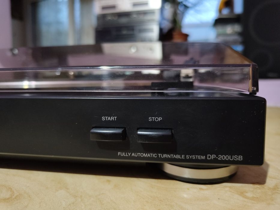Pick-up Denon DP-200USB full automat