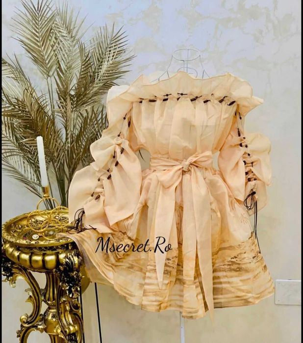 Vand rochie deosebita