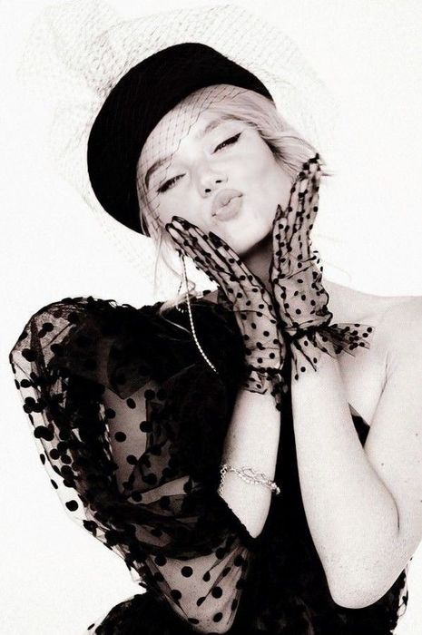 Перчатки в сетку декоративные