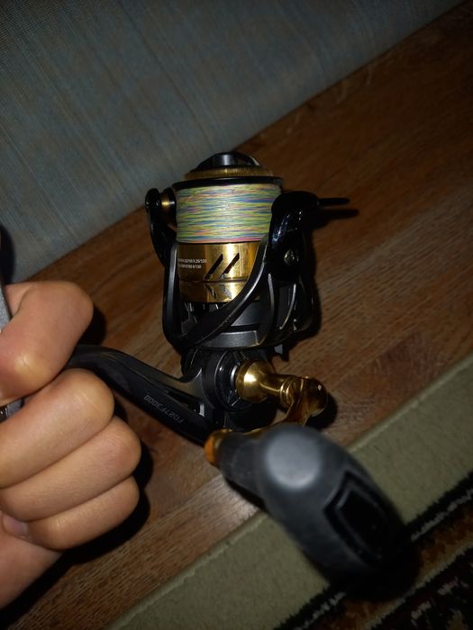 Продаю катушку на хищника новый