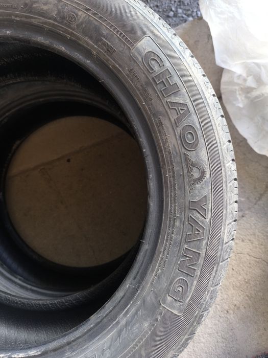Продам резину 215/60/17