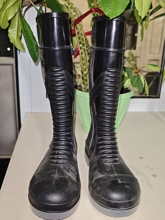 Продам сапоги резиновые