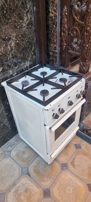 Gaz plita sotiladi