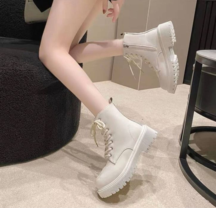 Ботинки продается