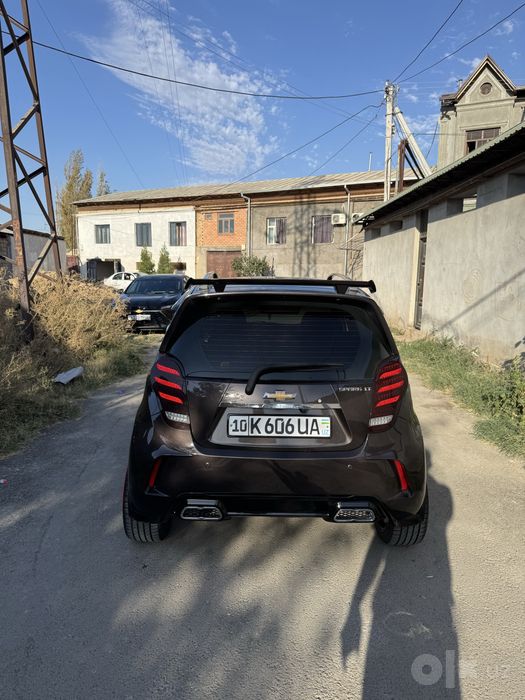 Spark sotiladi full navarot tozza