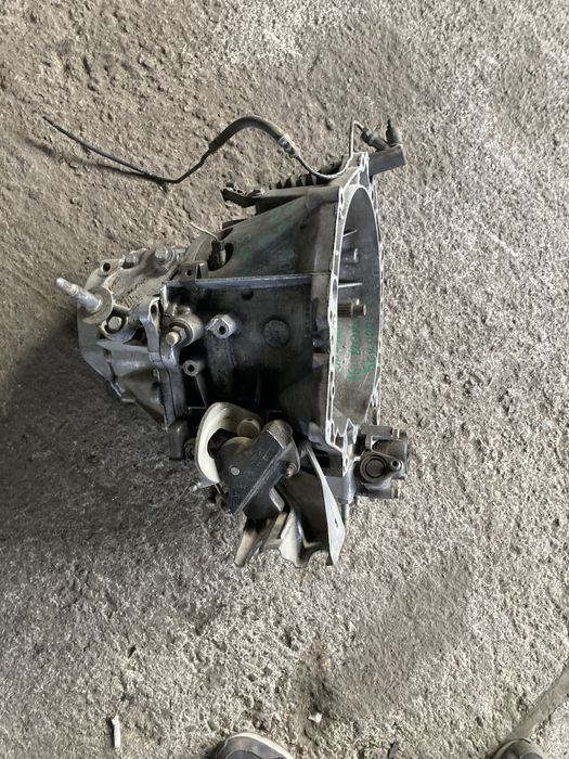 Peugeot 308  1.6i 120кс 5 скорости Скоростна Кутия