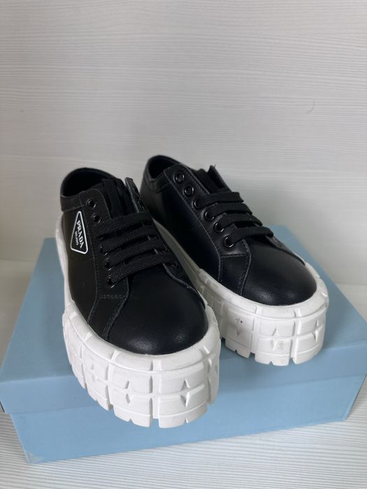 Продам женские кеды