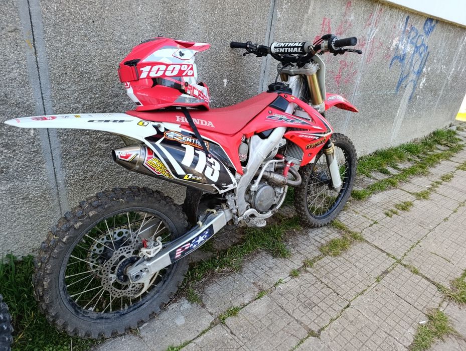 Продавам двата кроса