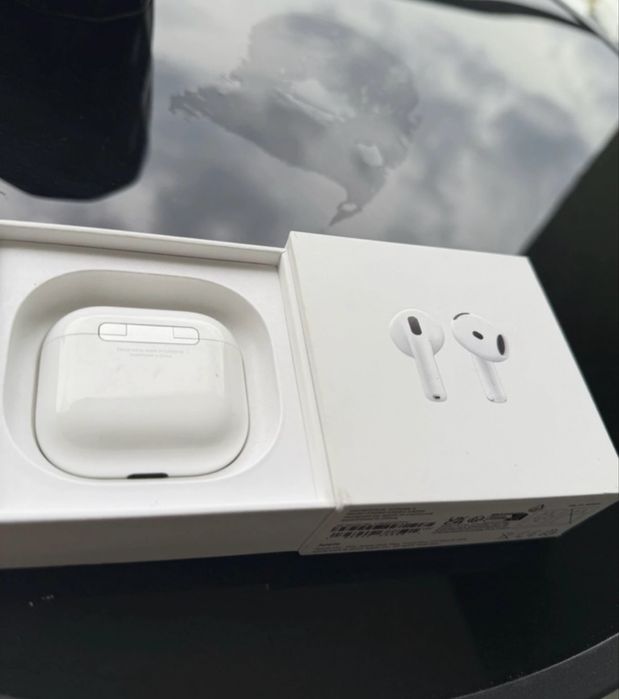 Apple AirPods 4