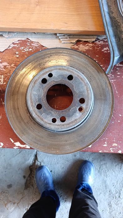 Запчасти на 124 Мерседес в оригинале