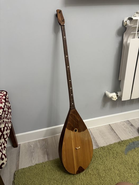 Казахская домбра