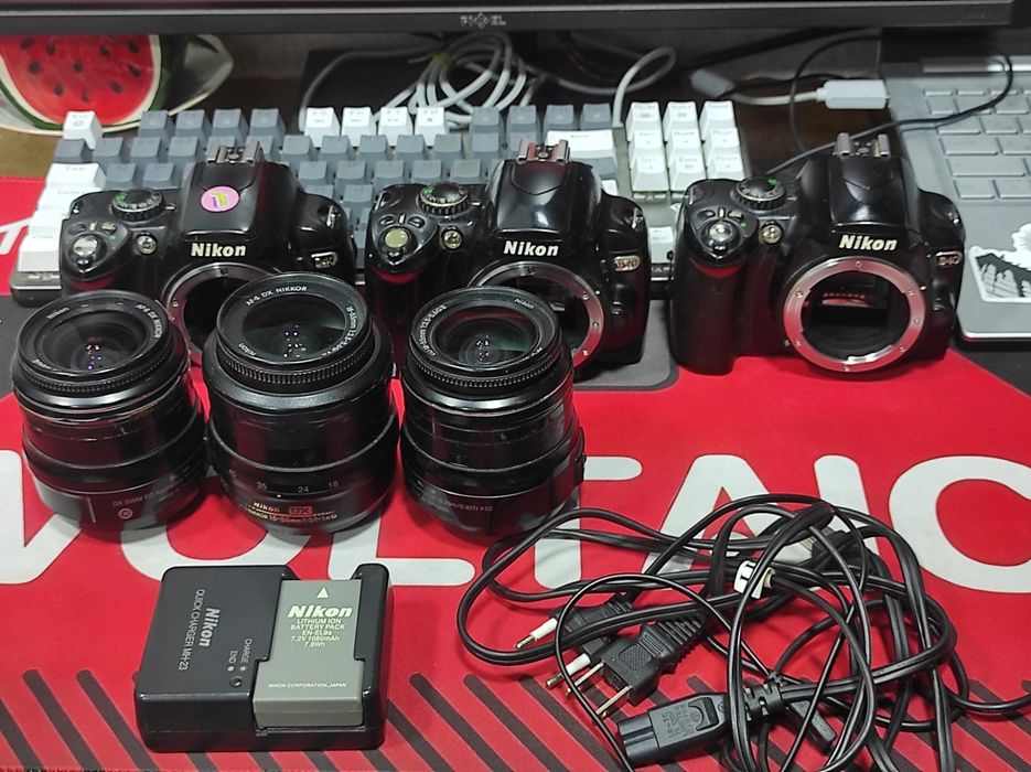 Цифровые фотоаппараты 3 штуки Nikon Coolpix d40