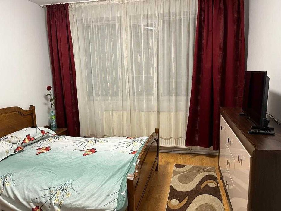 vand apartament 3 camere