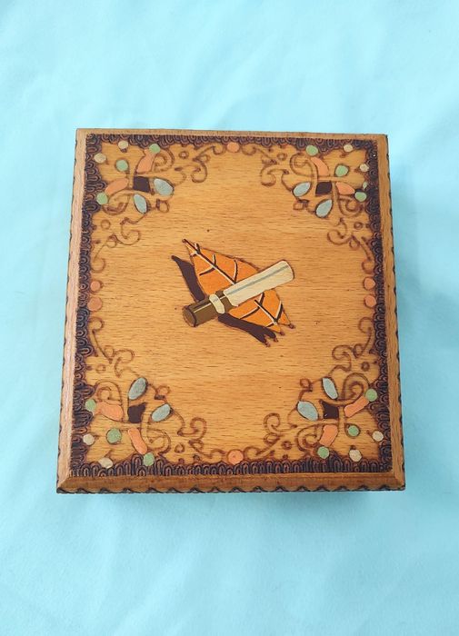 Пирографирана табакера